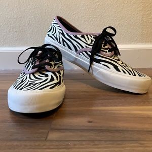 Straye Zebra Pattern Skate Shoes NWOT